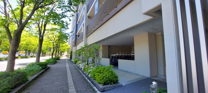 ポレスター諏訪プレミアムレジデンス 大通り側の1階