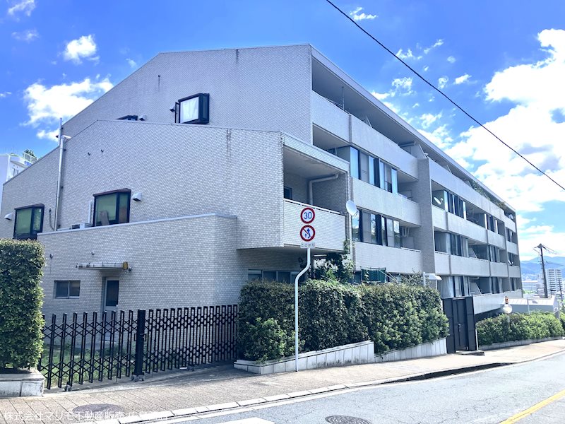 JR「三滝」駅まで徒歩6分の好立地!通勤通学にアクセス良好